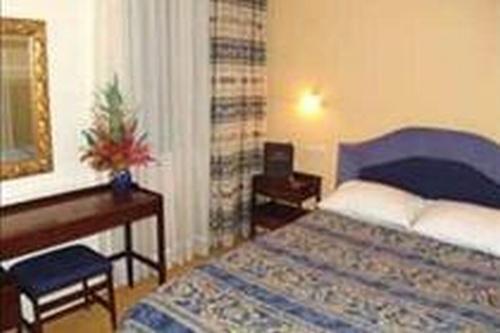 Achillion Hotel Tríkala エクステリア 写真