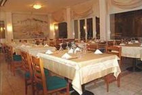 Achillion Hotel Tríkala エクステリア 写真