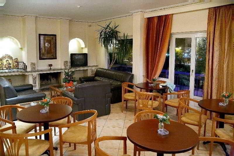 Achillion Hotel Tríkala エクステリア 写真