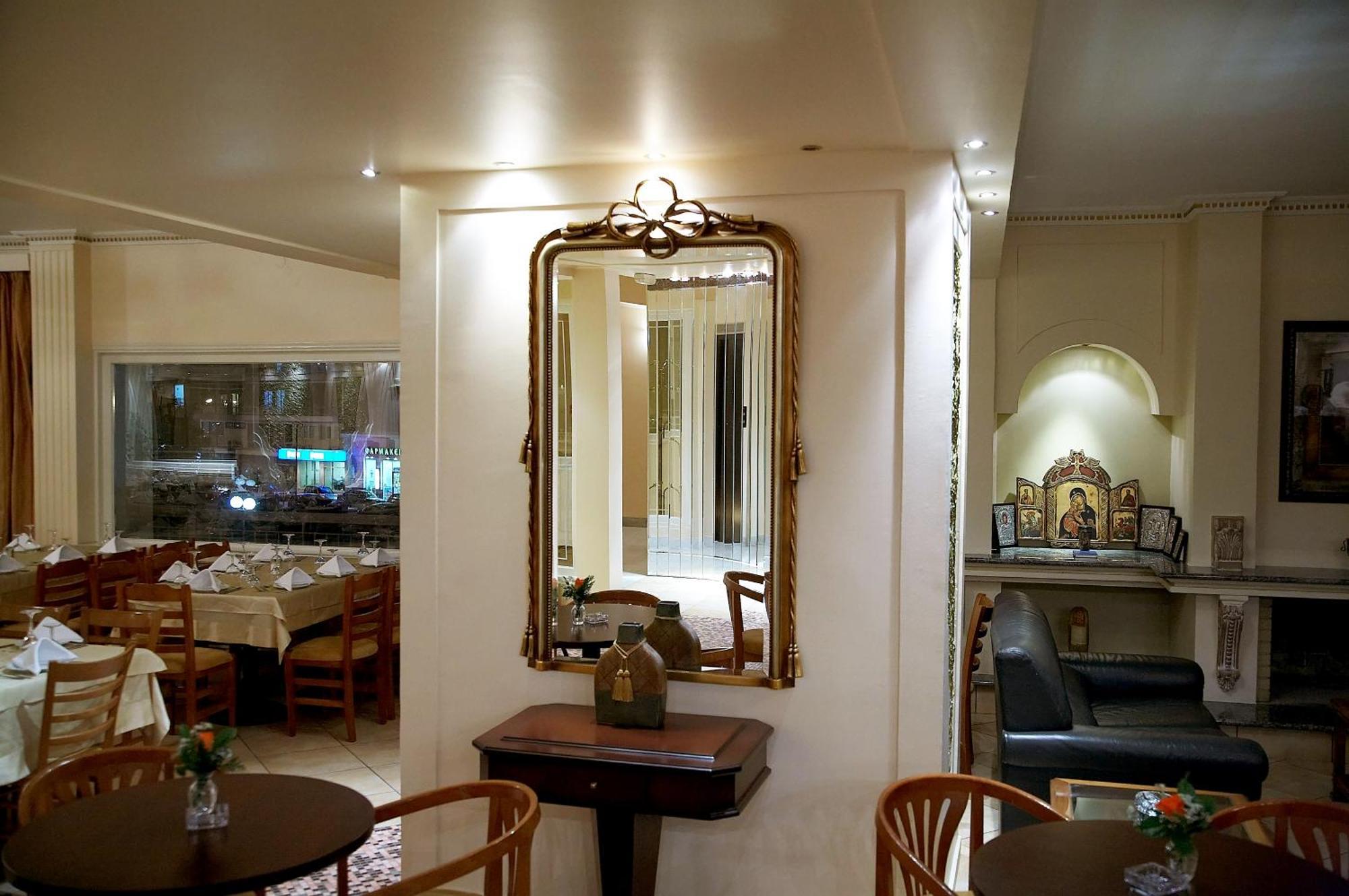 Achillion Hotel Tríkala エクステリア 写真